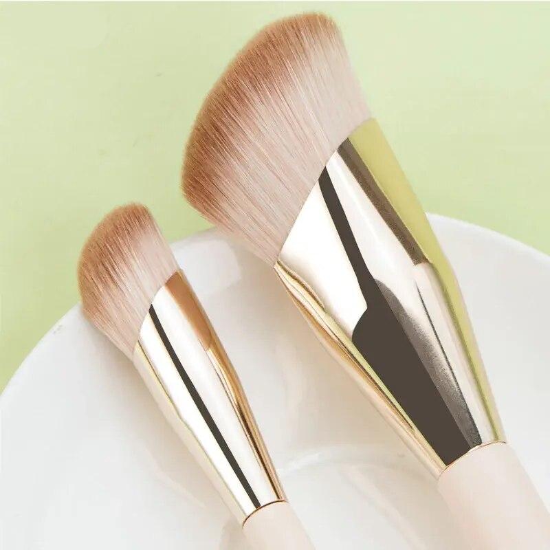 Luxury Oblique Head Makeup Brush for Flawless Foundation and Contour